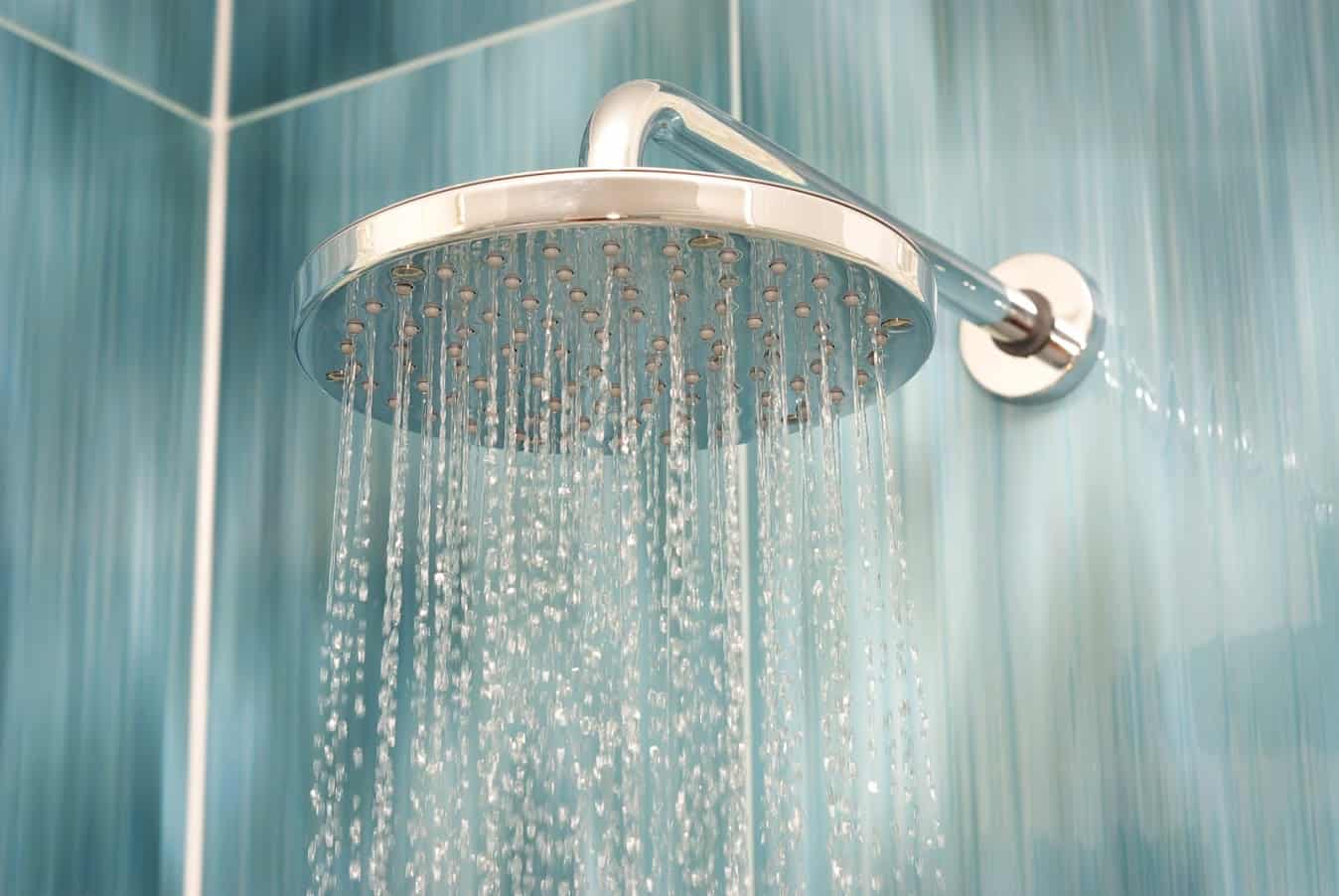 shower-head-with-water-flowing
